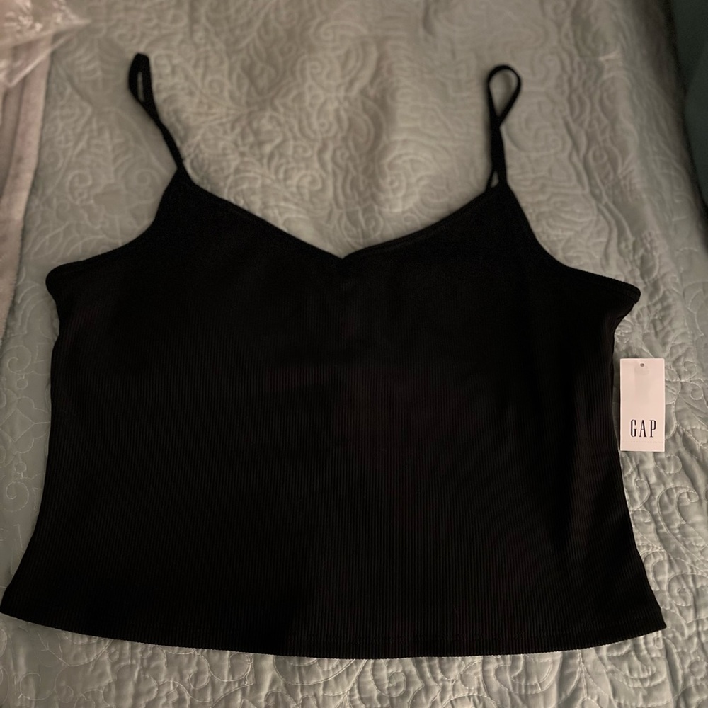 GapFit | Blackout Technology Cropped Tank - NWT